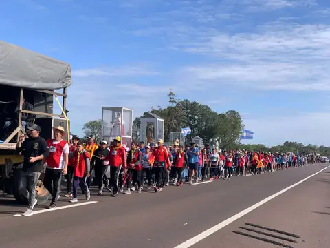 Amanecer sobre el camino de la peregrinación